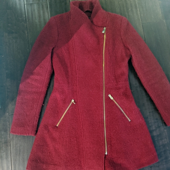 Asymmetrical Red Guess Coat 💯 - Picture 2 of 9